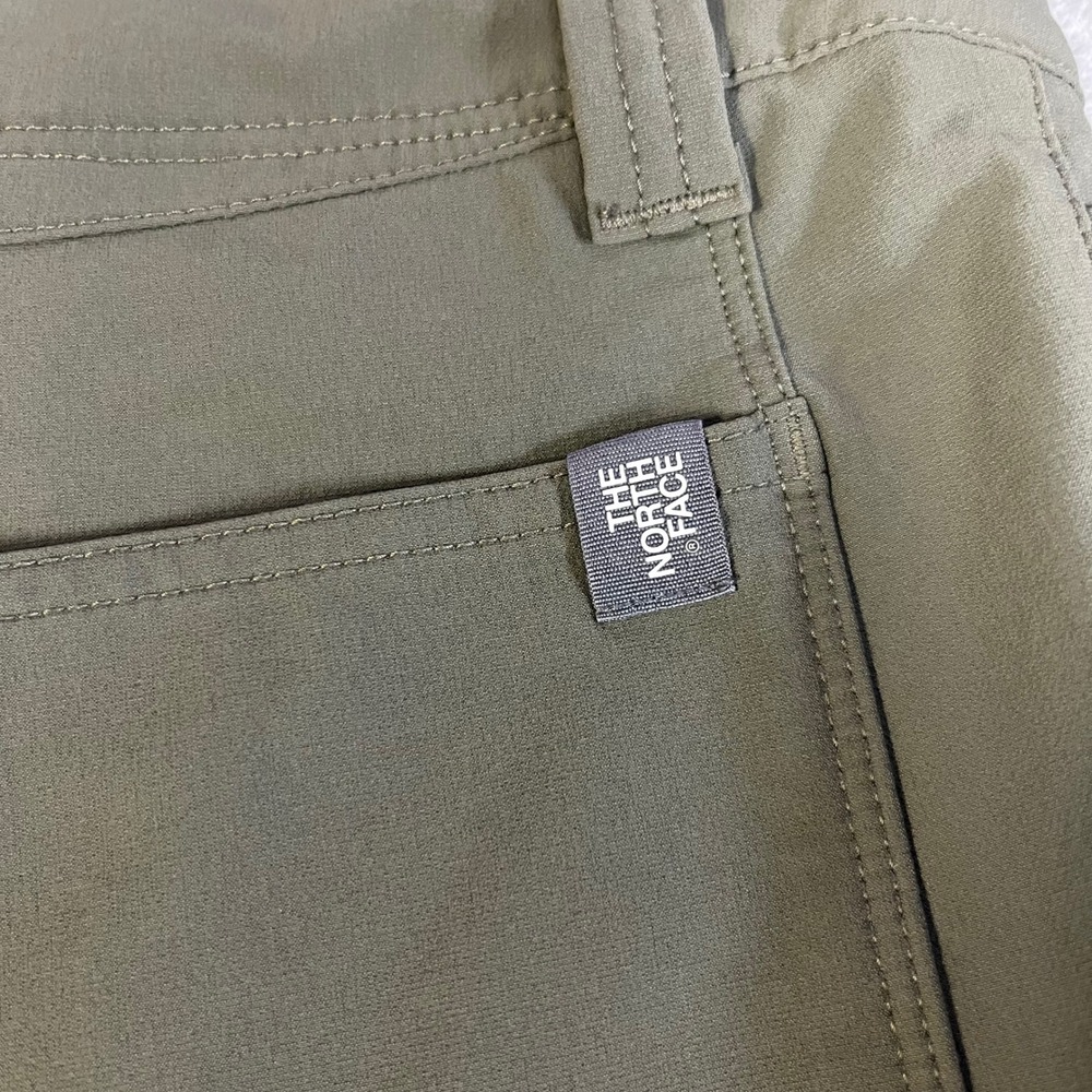 The North Face Shorts Mens 38 Green Paramount Active Hiking NF0A2SZS - Picture 5 of 7